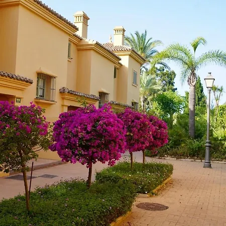 Chalet Adosado For Rent In Sotogrande