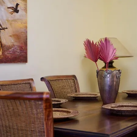 Adosado For Rent In Sotogrande Chalet *